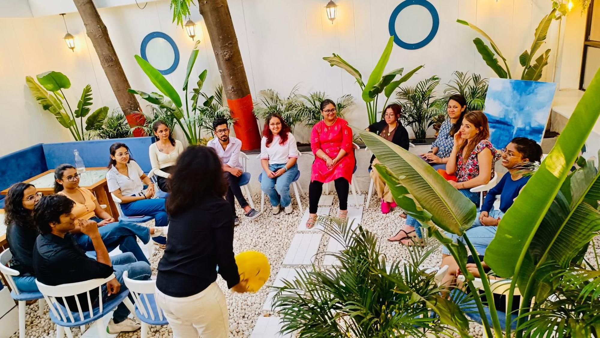 The Voyage - Cafe Hostel Cowork プネ エクステリア 写真