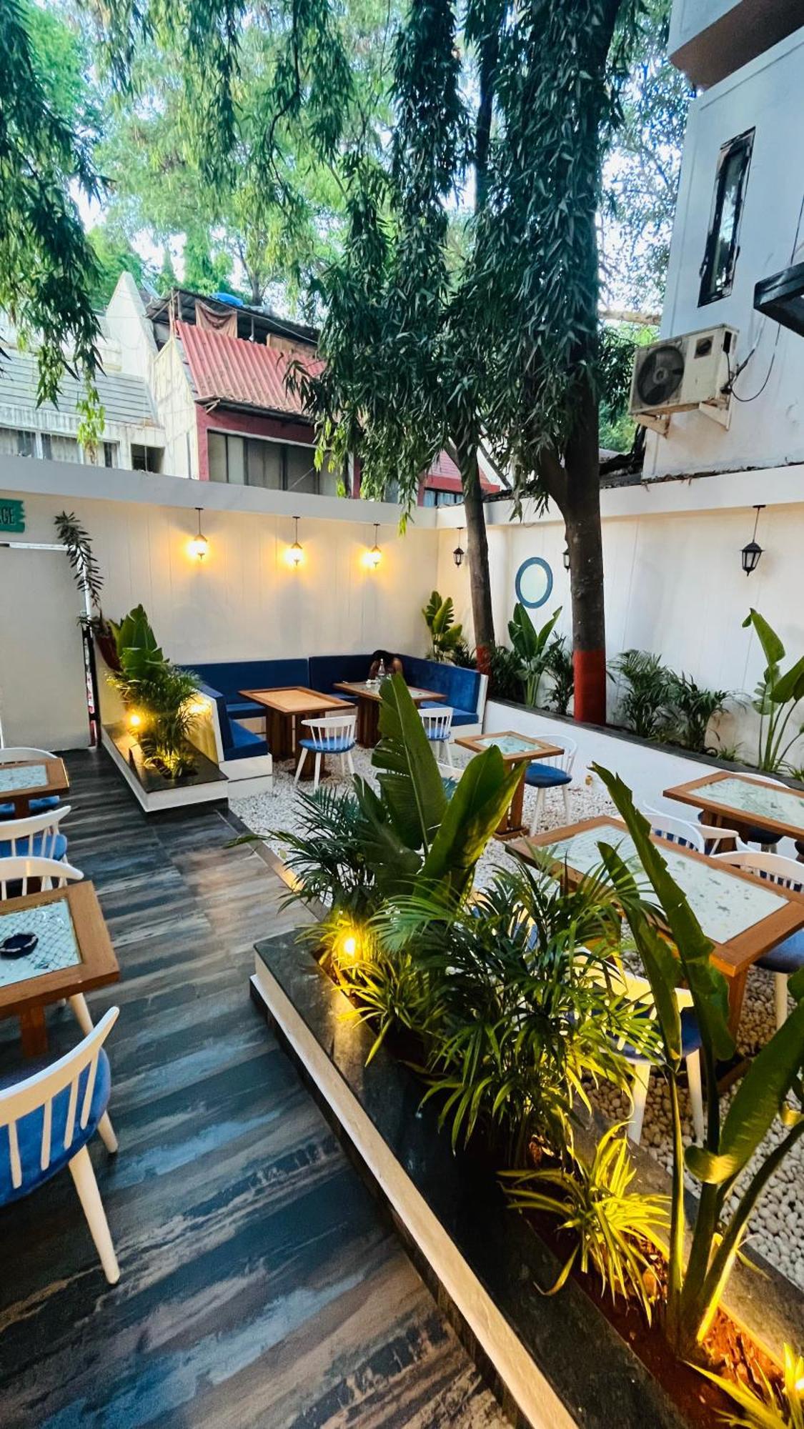 The Voyage - Cafe Hostel Cowork プネ エクステリア 写真
