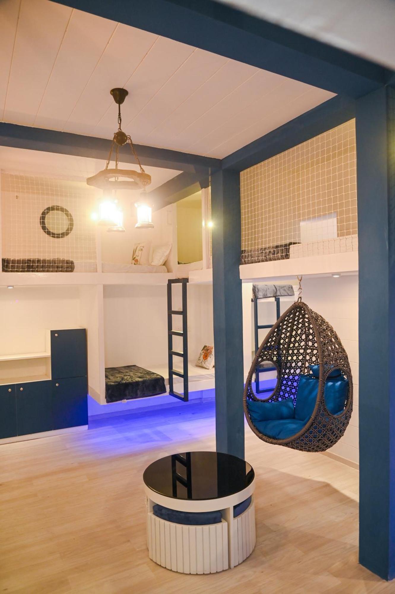 The Voyage - Cafe Hostel Cowork プネ エクステリア 写真