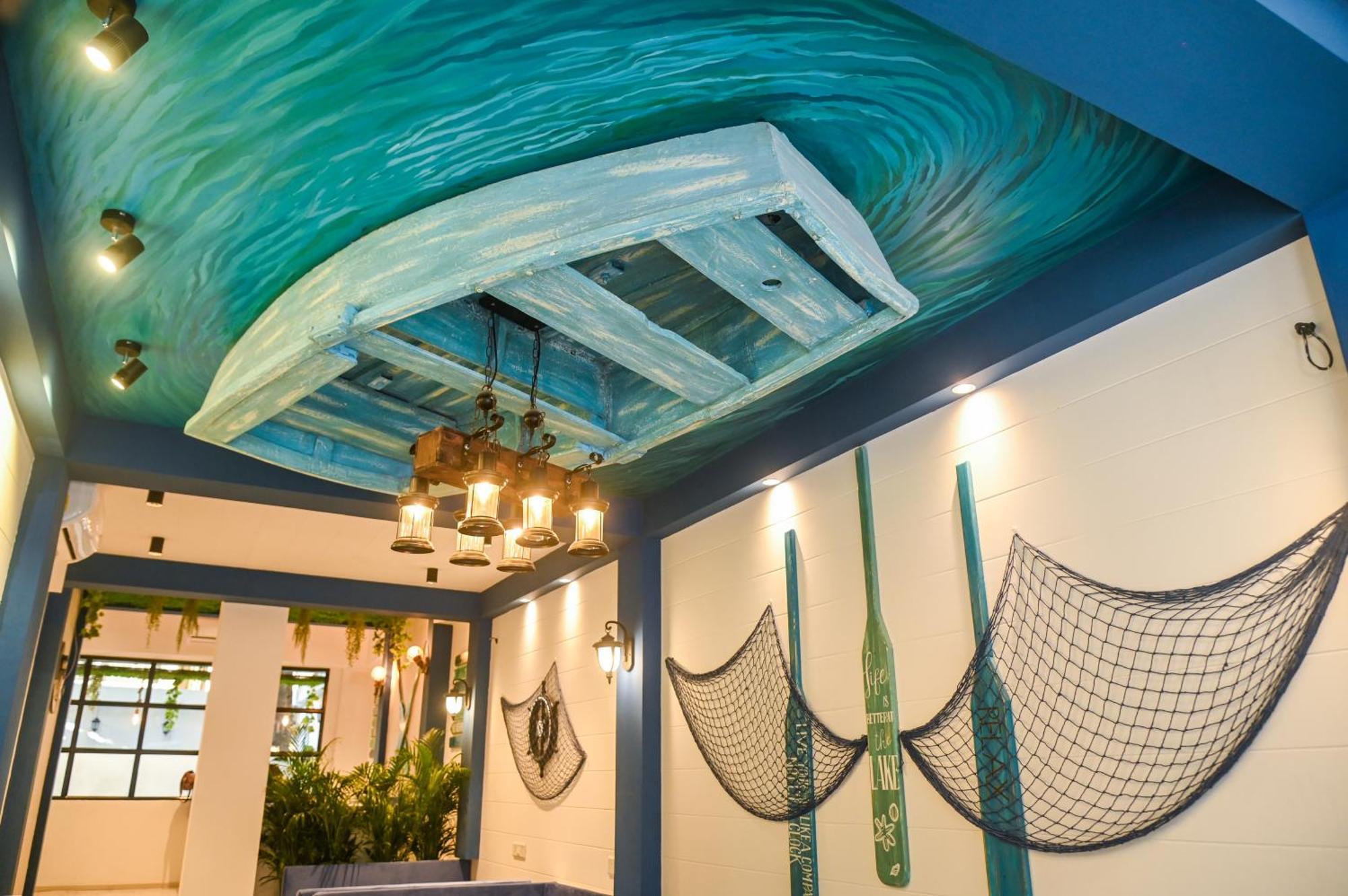 The Voyage - Cafe Hostel Cowork プネ エクステリア 写真