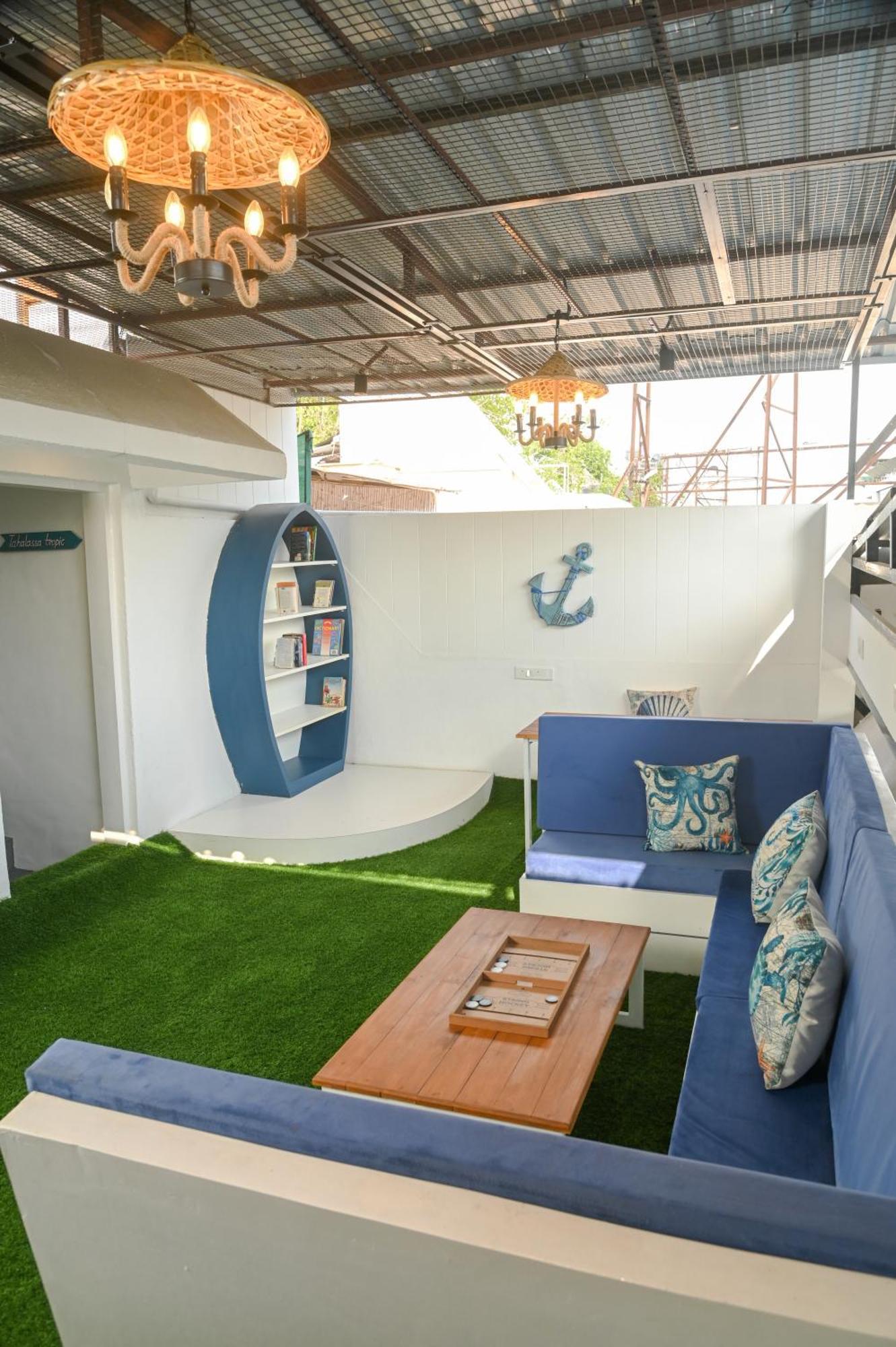 The Voyage - Cafe Hostel Cowork プネ エクステリア 写真